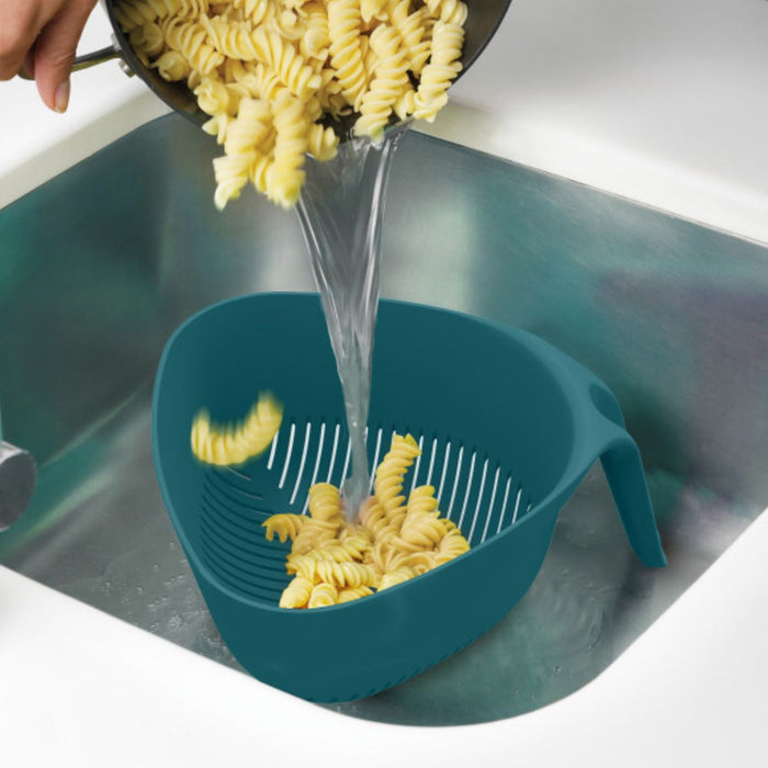 Joseph Joseph Duo Triangular Colander