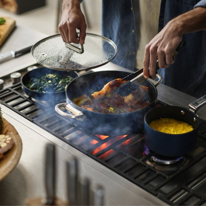 Joseph Joseph Space Non-Stick Shallow Casserole & Lid - 28cm - Midnight Blue