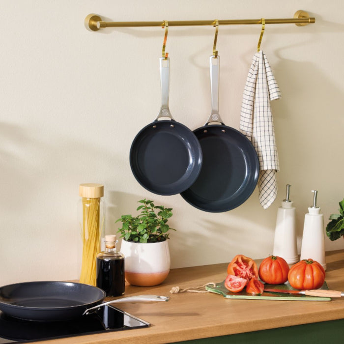 Le Creuset Essential Non-Stick Ceramic Shallow Frying Pan - 26cm
